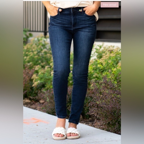 Judy Blue Denim - Judy Blue Aspen Skinny Fit High Rise Dark Wash Jeans JB82132DK Size 5/27